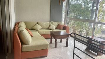 Télévision, table de tennis de table