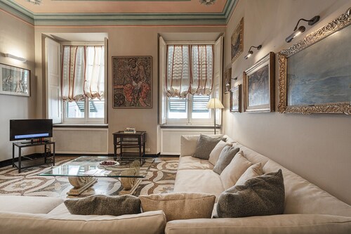 Fancy Apartment in Palazzo Grimaldi by Wonderful Italy