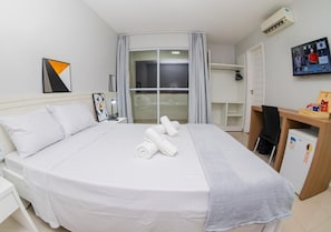 Superior Double Room with Balcony | Minibar, desk, laptop workspace, free WiFi - HOTEL ROCHEDO (Penedo)