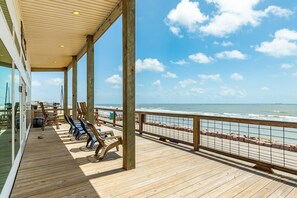 Terrace/patio - Vitamin Sea - Chic Front Row Water View Home! (Surfside Beach)