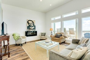 TV, fireplace, offices