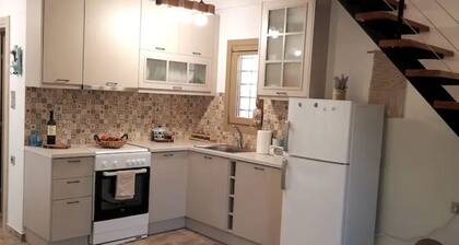 Serenity Living Pelion Cottage_ away from the wolrd, above it all...