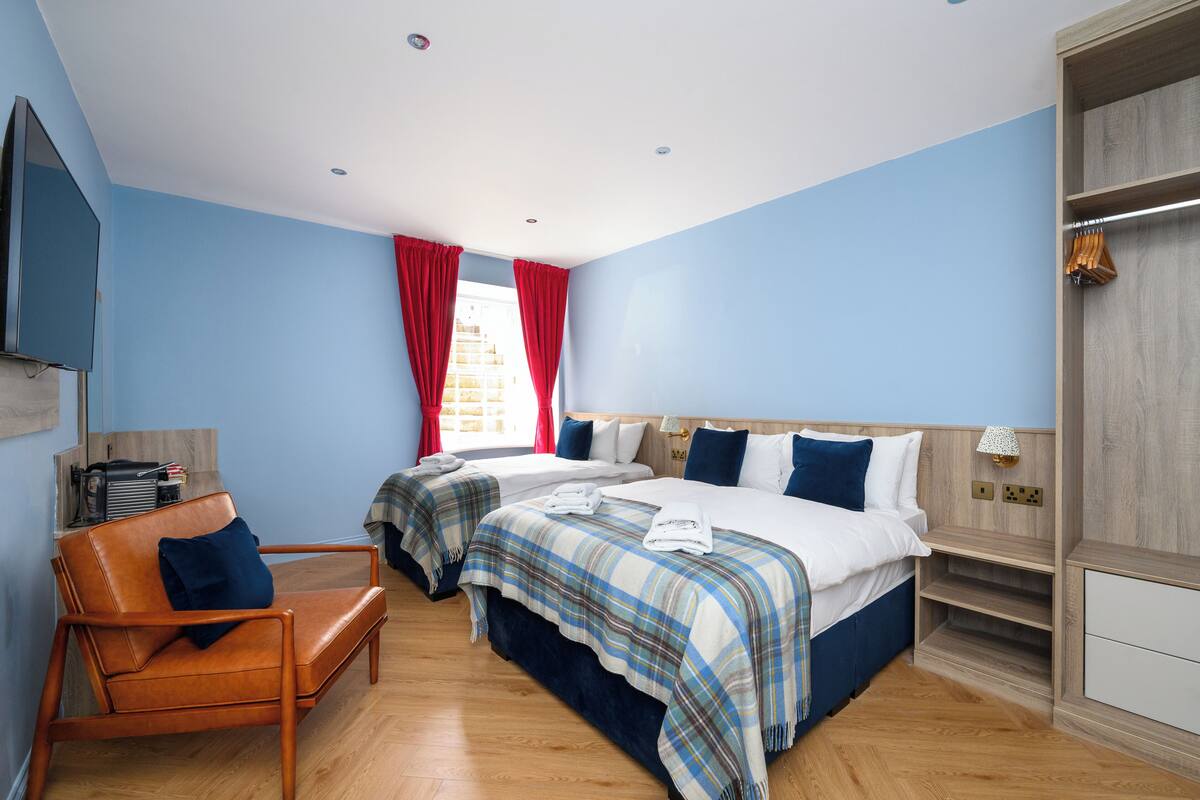 Down duvets, laptop workspace, WiFi, bed sheets