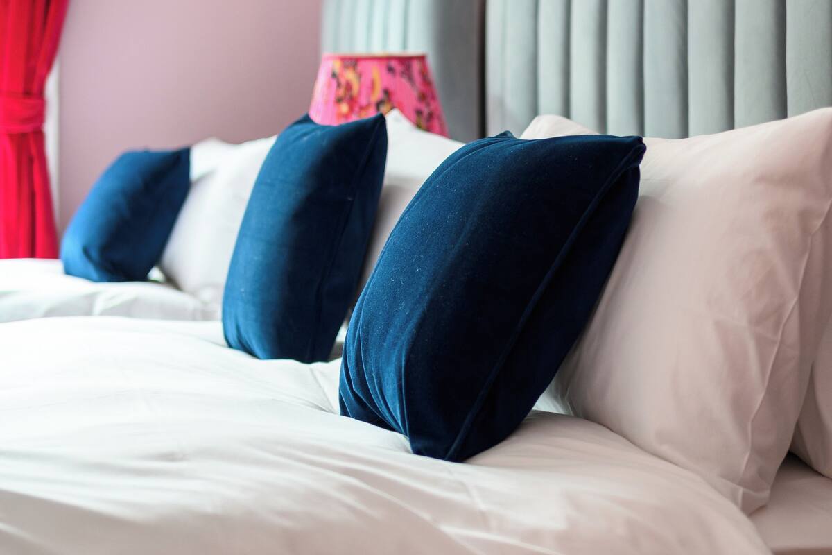 Down duvets, laptop workspace, WiFi, bed sheets