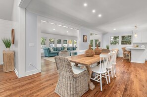 Dining - Spacious and Updated Wild Dunes beach home with private pool ! (Isle of Palms)
