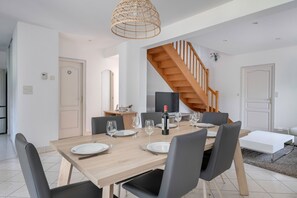Dining - House for 8 - Pool - 950m from the sea (Saint-Gildas-de-Rhuys)