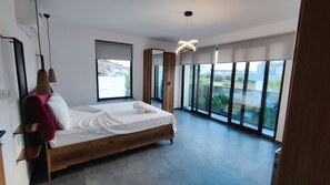 4 bedrooms, free WiFi, bed sheets
