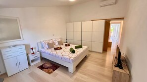 3 quartos, ferros/tábuas de passar roupa, Wi-Fi de cortesia