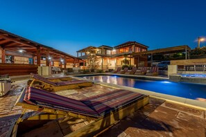 Villa, Smoking