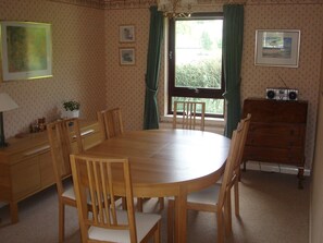 Dining - 20 minute walk to the Old Course (St Andrews)