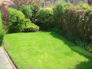 Property grounds - 20 minute walk to the Old Course (St Andrews)