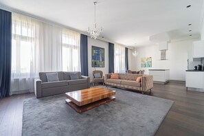Deluxe Apartment, 2 Bedrooms | Living area