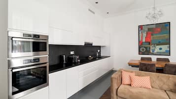 Superior Apartment, 2 Bedrooms | Private kitchen | Fridge, microwave, oven, stovetop