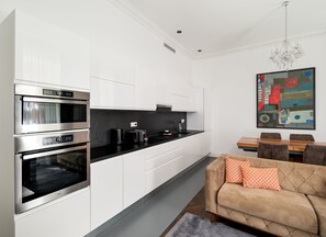 Superior Apartment, 2 Bedrooms | Private kitchen