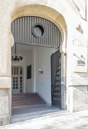 Entrada al alojamiento