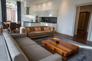 Premium Apartment, 2 Bedrooms, Terrace | 2 bedrooms, in-room safe, individually decorated, individually furnished