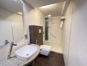 Premium Room | Bathroom | Slippers - Surasena Regalvista (Agra)
