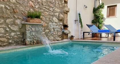 Townhouse Set Corbates in Maria de la Salut