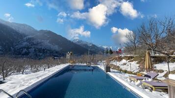 Piscina a l'aire lliure