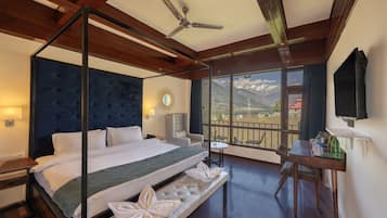 Superior Room, Balcony, Mountain View