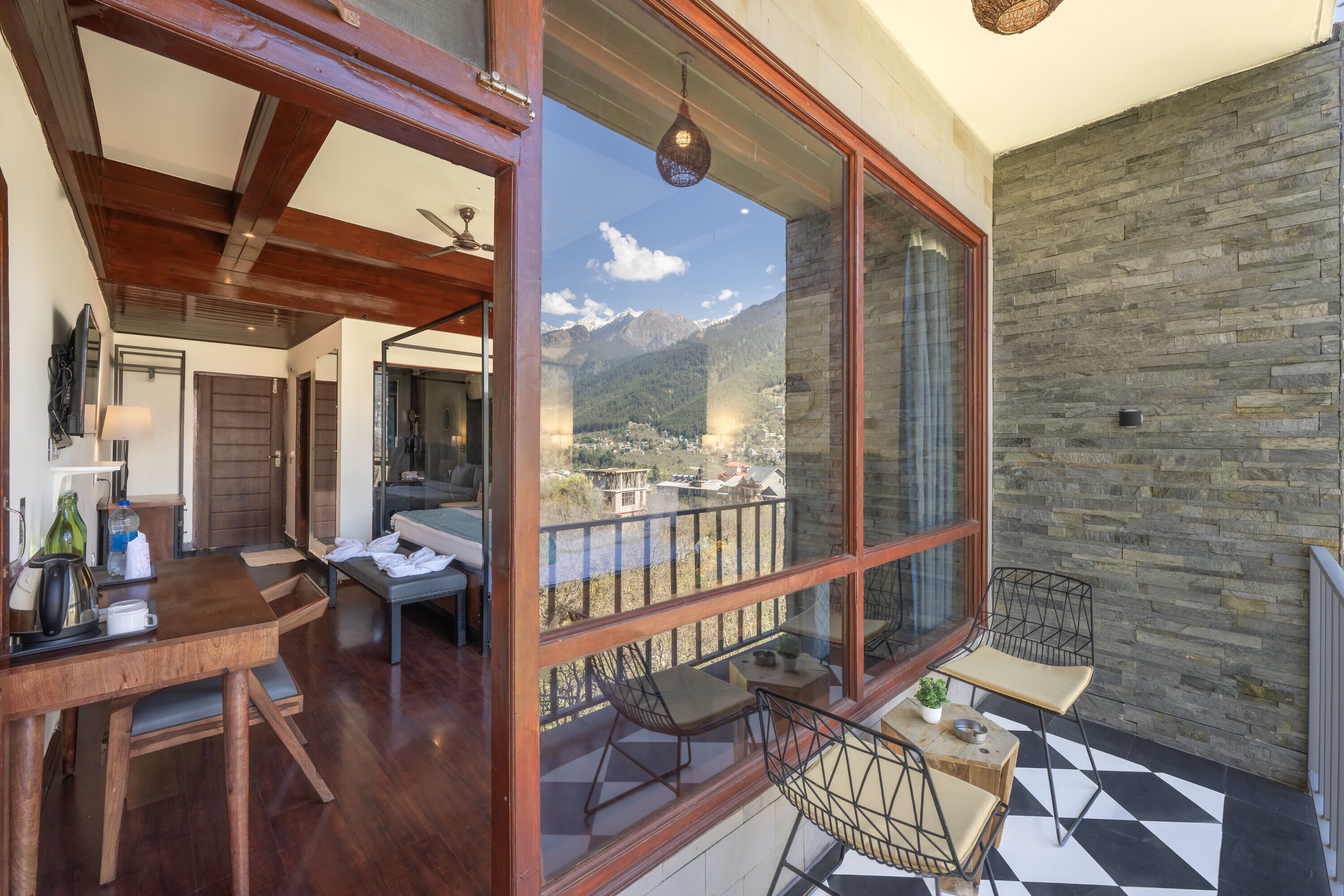 Superior Room, Balcony, Mountain View | Balcony