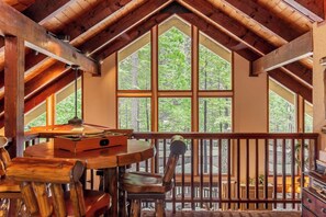 Dining - Pinecone Cottage • Hot Tub • Ski Bear Valley, Espresso, Pellet Stove, A/C (Dorrington)