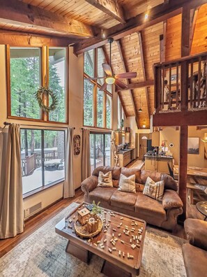 Smart TV, video games, DVD player, books - Pinecone Cottage • Hot Tub • Ski Bear Valley, Espresso, Pellet Stove, A/C (Dorrington)