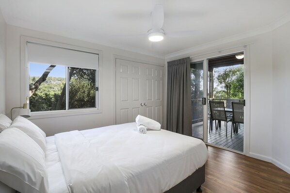 3 bedrooms, iron/ironing board, free WiFi, bed sheets