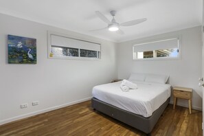 3 chambres, fer et planche à repasser, accès au Wi-Fi (inclus)