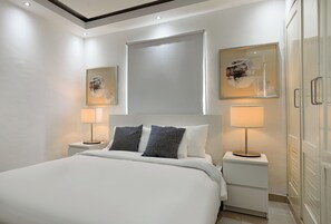 3 chambres, literie de qualité, coffre-fort, fer et planche à repasser