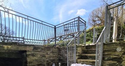 Ta Mill Olde Granary Cottage in a Stunning Retreat