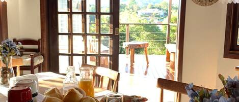 Petit déjeuner buffet compris tous les jours