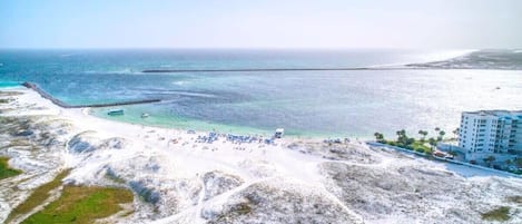 Nära stranden och strandhanddukar