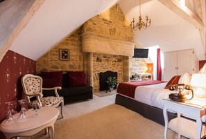 Jean-Jacques ROUSSEAU | Egyptian cotton sheets, premium bedding, minibar, in-room safe - Le Petit Manoir (Sarlat-la-Canéda)