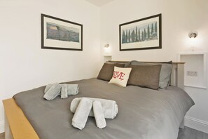 1 chambre, fer et planche à repasser, Wi-Fi, literie fournie