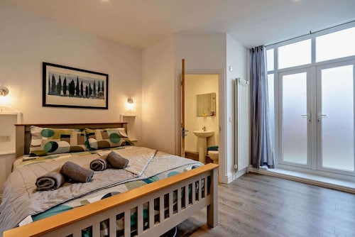 Swanage Sea View Apartment Near beach Dizzy Lows