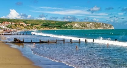 Swanage Sea View Apartment Near beach Dizzy Lows