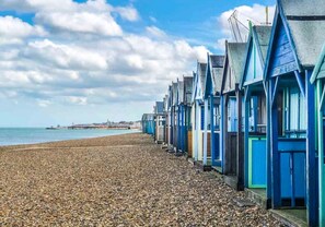 Unclassified image, 2 of 35, button - Jarrahdale Beach House - Stunning Luxurious Holiday Pad by the sea - Pass the Keys (Herne Bay)