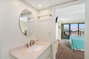 3 habitaciones, wifi gratis, ropa de cama y acceso para silla de ruedas 