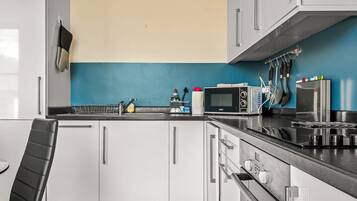 Fridge, microwave, oven, dishwasher