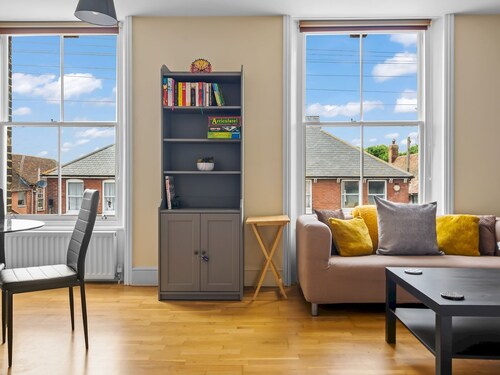 Pass the Keys | Perfect 1-bed base in Canterbury with Parking