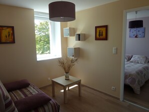 2 chambres, fer et planche à repasser, lit parapluie, Wi-Fi gratuit