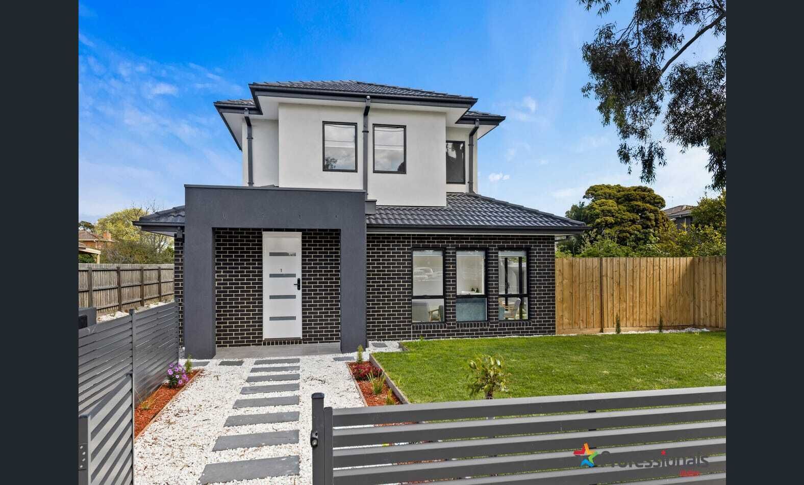 Brand New Modern 2 Bedroom  Guesthouse at Airport