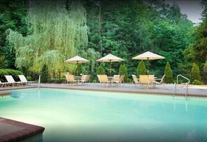 Indoor pool, outdoor pool - 1 Bedroom  Mountain Loft townhome 5 nights  Gatlinburg Tn. sleeps 4  (Gatlinburg)