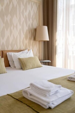 1 bedroom, travel cot, WiFi, bed sheets - Traça Apartments by DA'HOME - Apartment #5 (Porto)