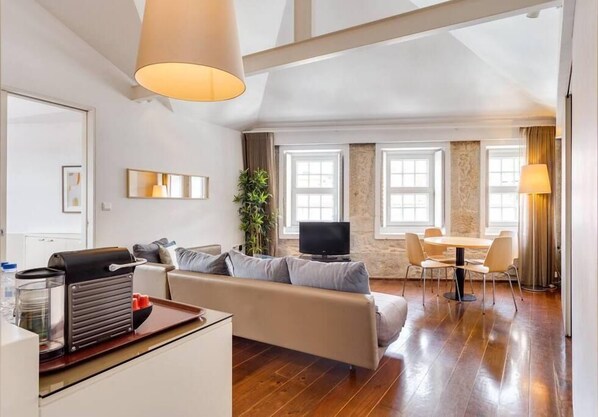 Téléviseur, bureau