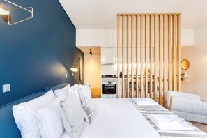 1 bedroom, iron/ironing board, travel cot, WiFi - Boavista Blue Studio by DA'HOME (Porto)