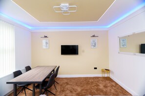 House, Ensuite | Lounge - Richmond House (Leeds)