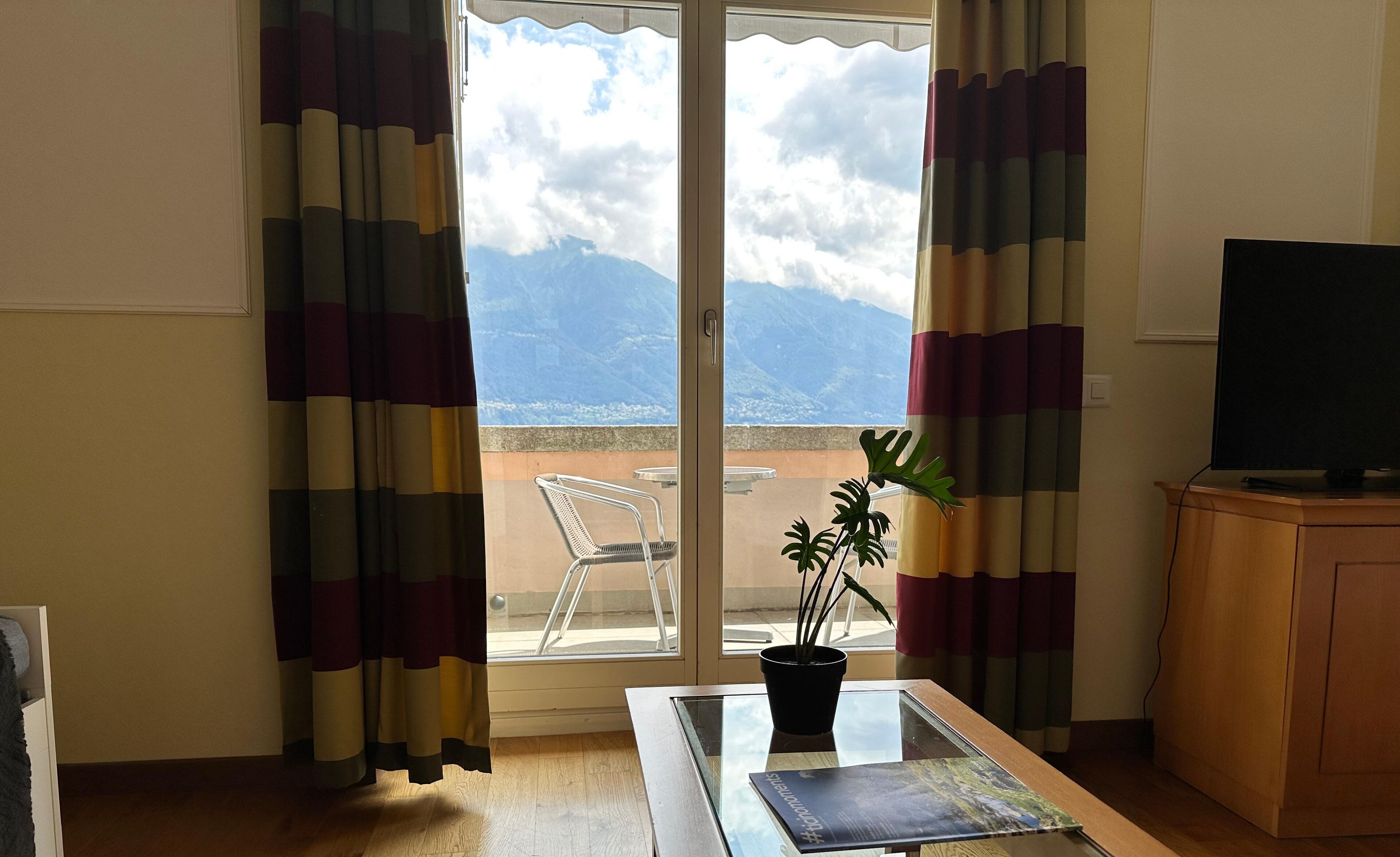 Panoramic Quadruple Room, Lake View | Desk, free WiFi, bed sheets