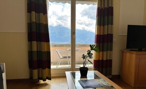 Chambre Quadruple Panoramique, vue lac | Bureau, Wi-Fi gratuit, draps fournis